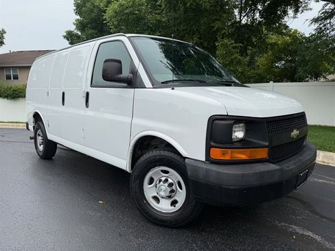 Used 2015 Chevrolet Express 2500 image 1