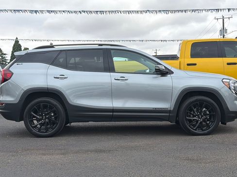Used 2023 GMC Terrain SLT w/ Elevation Edition AWD/4WD image 3