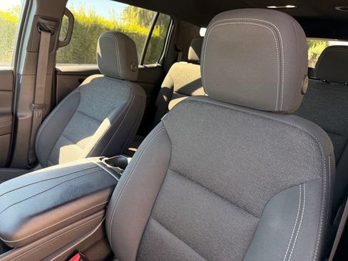 Used 2024 Chevrolet Traverse LT AWD/4WD image 12