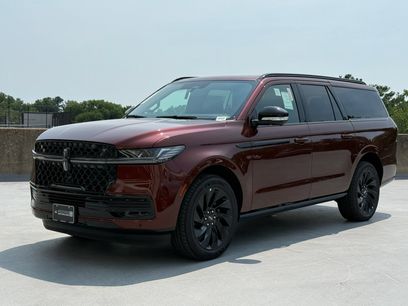New 2027 Lincoln Navigator L Reserve w/ Jet Appearance Package