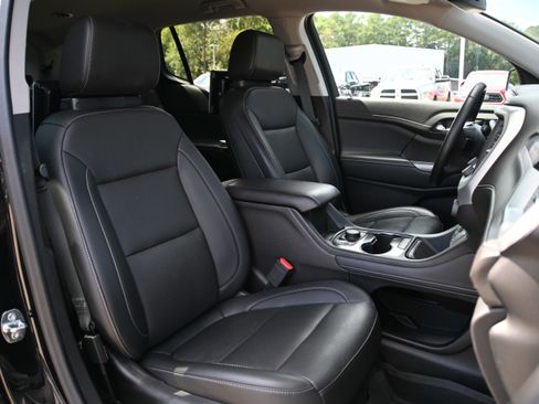 Used 2023 GMC Acadia SLT w/ Preferred Package image 22