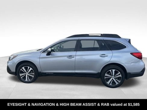 Used 2018 Subaru Outback 3.6R Limited image 2