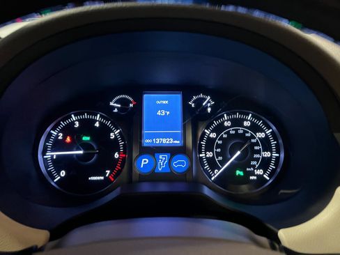 Used 2018 Lexus GX 460 Premium image 12