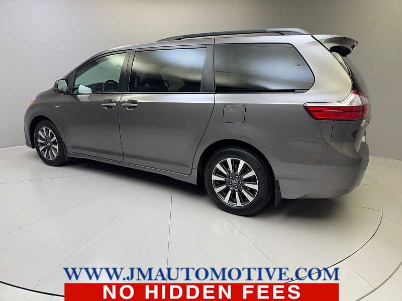 Used 2019 Toyota Sienna XLE w/ Carpet Mat Package AWD/4WD image 3