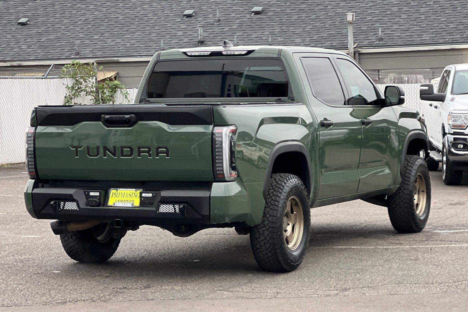 Used 2022 Toyota Tundra SR5 w/ SR5 Convenience Package AWD/4WD image 4