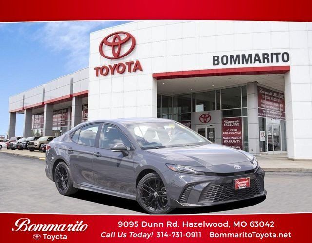 Used 2025 Toyota Camry SE w/ Convenience Package AWD/4WD image 1