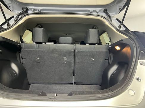 Used 2025 Nissan Leaf S image 33