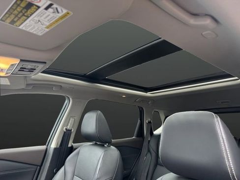 Used 2022 Nissan Rogue SL w/ SL Premium Package image 7