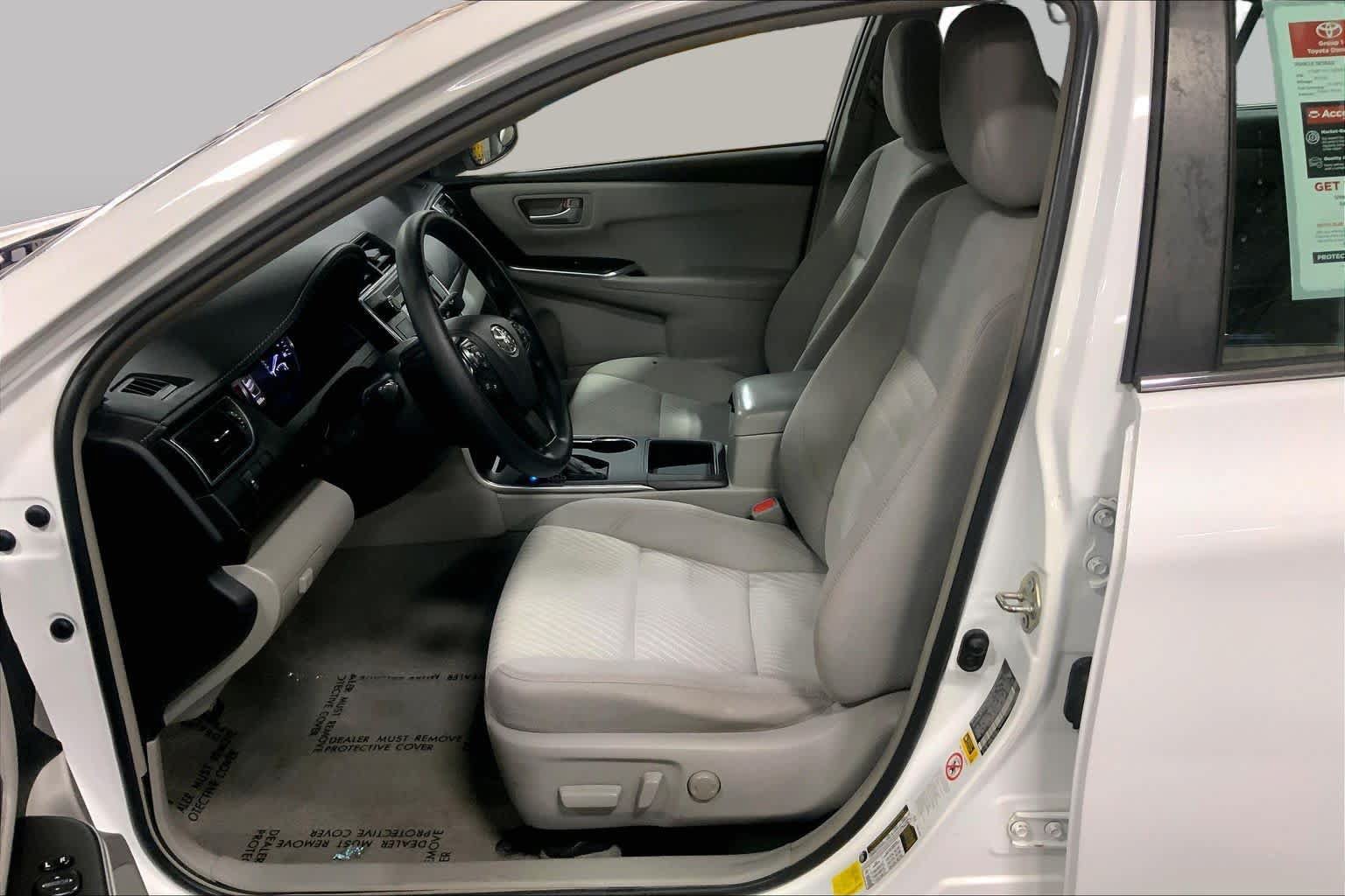 Used 2016 Toyota Camry LE FWD image 8