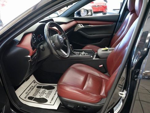Used 2020 MAZDA MAZDA3 Hatchback w/ Premium Package image 25