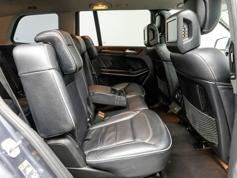 Used 2014 Mercedes-Benz GL 550 4MATIC image 16
