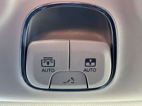 Used 2020 Jeep Compass Latitude AWD/4WD image 23
