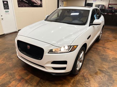 Used 2020 Jaguar F-PACE Premium image 48