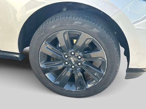 Used 2024 Lincoln Navigator L Reserve AWD/4WD image 7