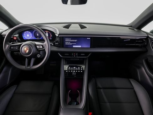 New 2025 Porsche Macan Electric image 26