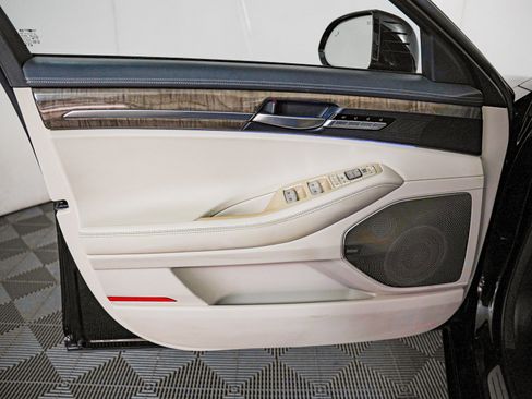 Used 2017 Genesis G90 3.3T Premium image 22