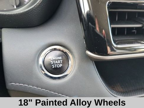 Used 2023 Toyota Highlander L image 10