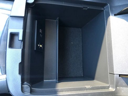 Used 2020 Nissan Pathfinder S image 31