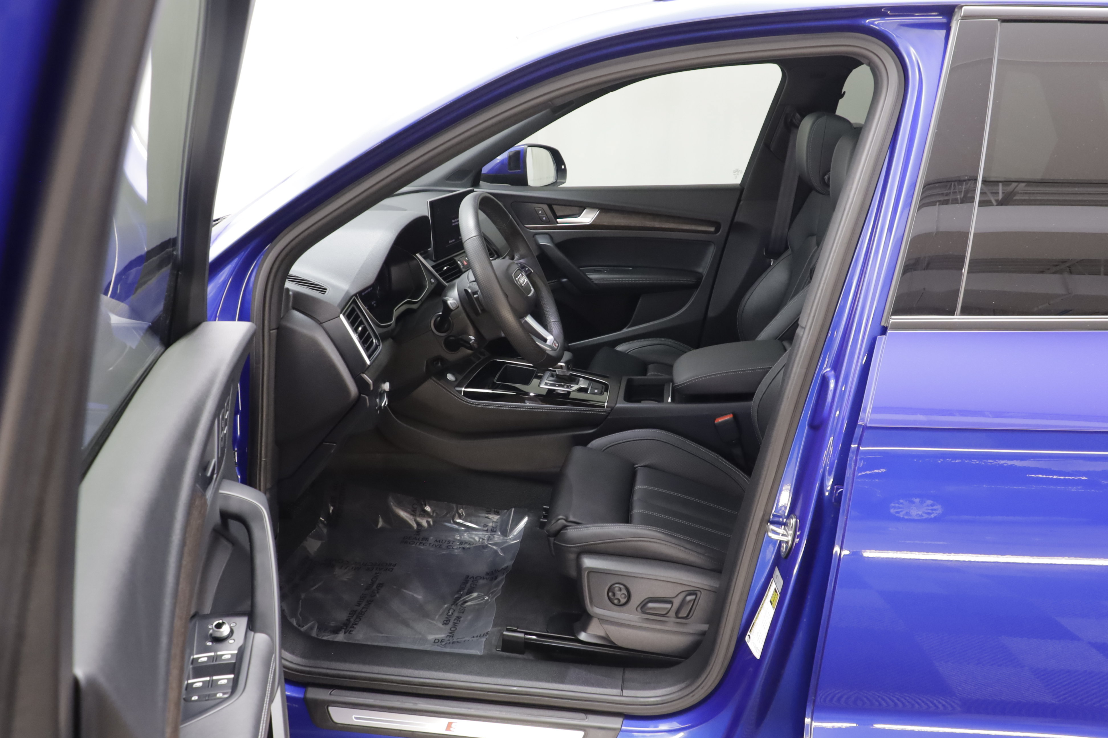 Used 2024 Audi Q5 e Prestige w/ Prestige Package AWD/4WD image 6