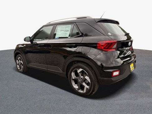 New 2026 Hyundai Venue SEL FWD image 2