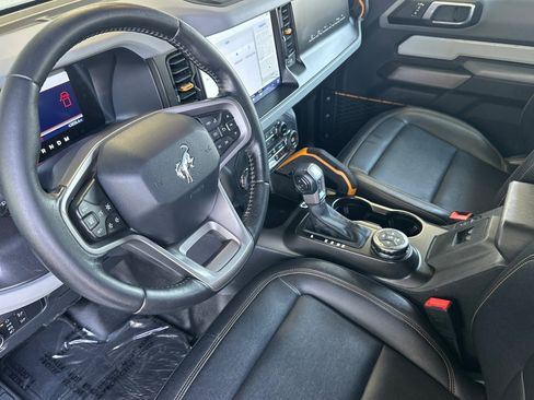 Used 2021 Ford Bronco Badlands image 9