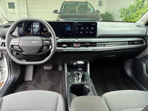 Used 2025 Kia K4 LXS image 33