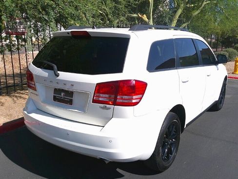 Used 2020 Dodge Journey SE w/ SE Popular Equipment Group image 6