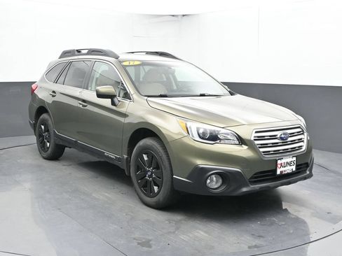 Used 2017 Subaru Outback 2.5i Premium w/ Popular Package #2 AWD/4WD image 6