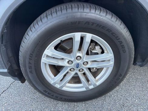 Used 2020 Ford Explorer XLT RWD image 9