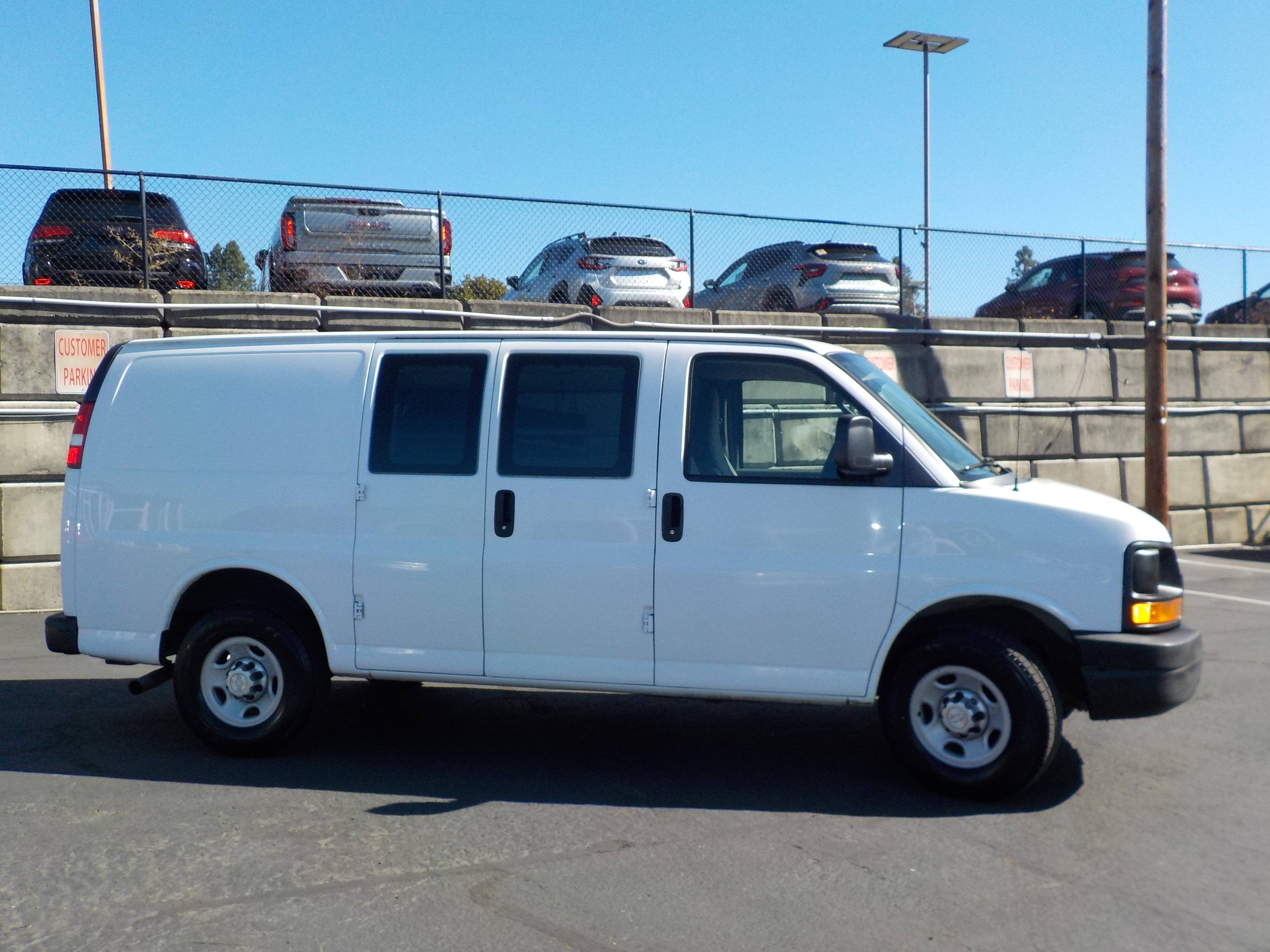 Used 2016 Chevrolet Express 2500 w/ Cold Climate Package RWD image 6