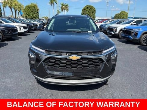 Used 2024 Chevrolet Trax LT FWD image 2
