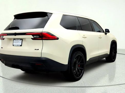 Used 2024 Toyota Grand Highlander AWD image 5
