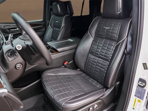 Certified 2023 Cadillac Escalade Sport Platinum image 7