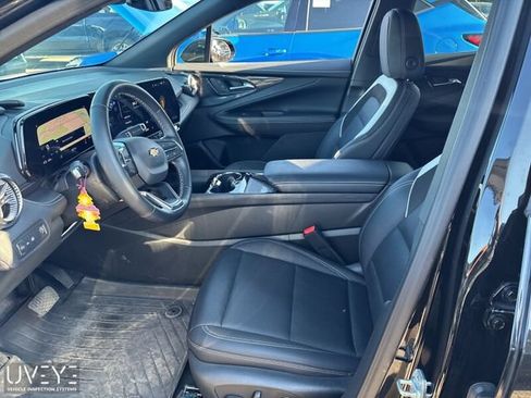 Used 2025 Chevrolet Blazer EV LT AWD/4WD image 6