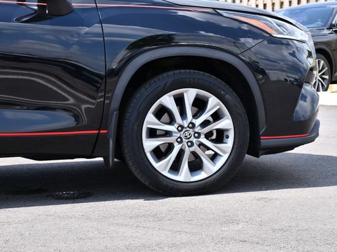 Used 2021 Toyota Highlander Limited AWD/4WD image 9