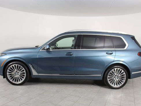 New 2026 BMW X7 xDrive40i w/ Premium Package image 2