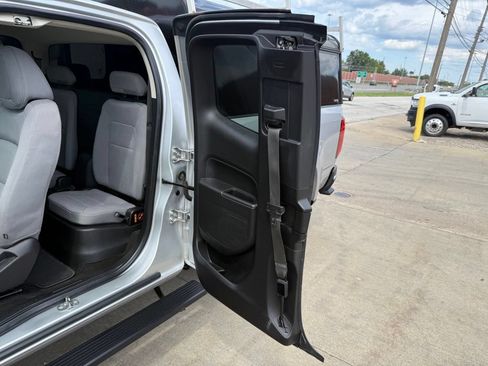 Used 2018 Chevrolet Colorado W/T w/ WT Convenience Package RWD image 19