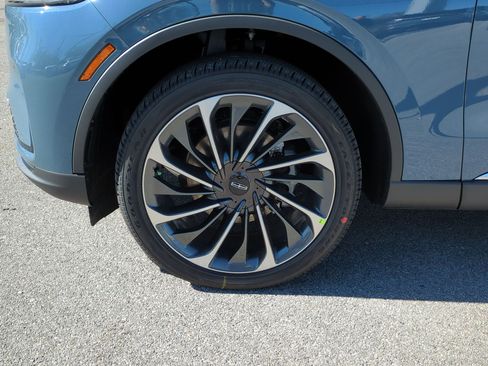 New 2026 Lincoln Aviator Reserve image 9