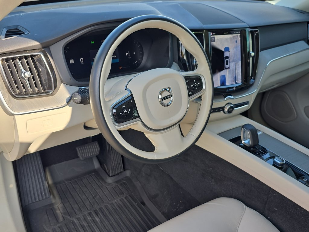 Used 2025 Volvo XC60 B5 Plus w/ Protection Package AWD/4WD image 14