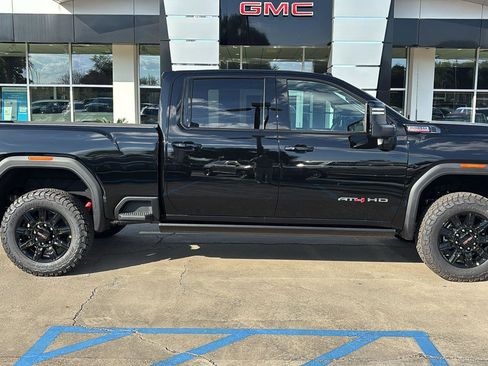 New 2026 GMC Sierra 2500 AT4 w/ AT4 Premium Plus Package image 9