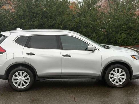 Used 2017 Nissan Rogue S image 7