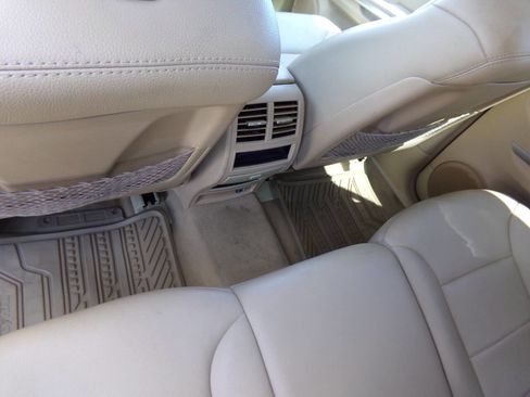 Used 2011 Mercedes-Benz ML 350 4MATIC image 12