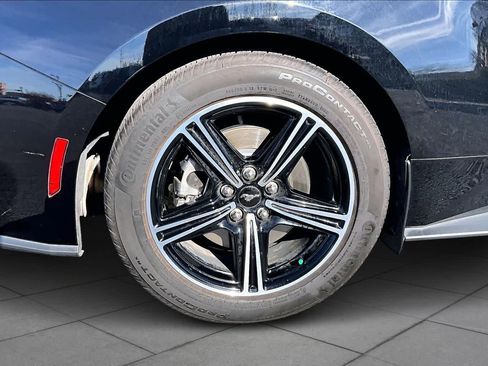 Used 2025 Ford Mustang Coupe image 9