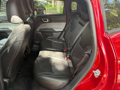Used 2025 Jeep Compass Latitude AWD/4WD image 36