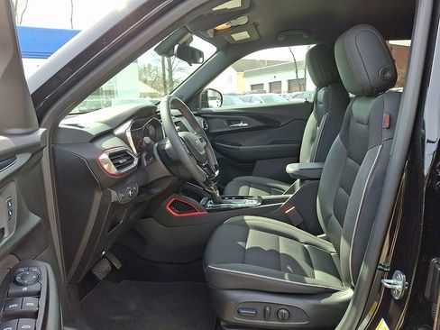 Used 2023 Chevrolet TrailBlazer RS image 13