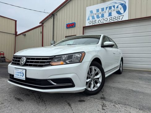 Used 2017 Volkswagen Passat 1.8T S FWD image 7