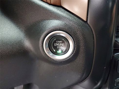 Used 2020 Chevrolet Silverado 1500 High Country w/ Technology Package image 26