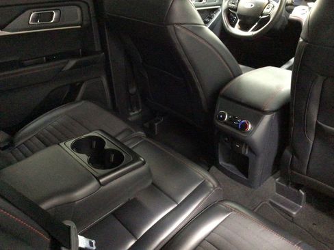 Used 2025 Ford Explorer ST-Line w/ ST-Line Street Pack AWD/4WD image 26