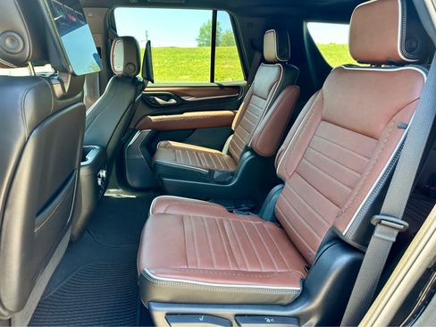 Used 2023 GMC Yukon Denali Ultimate AWD/4WD image 14