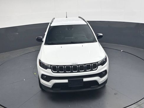 Used 2025 Jeep Compass Latitude AWD/4WD image 33